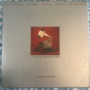 Old records in good condition. 3 albums 2 sighted letters.